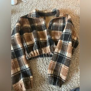 Plaid cropped fuzzy pullover